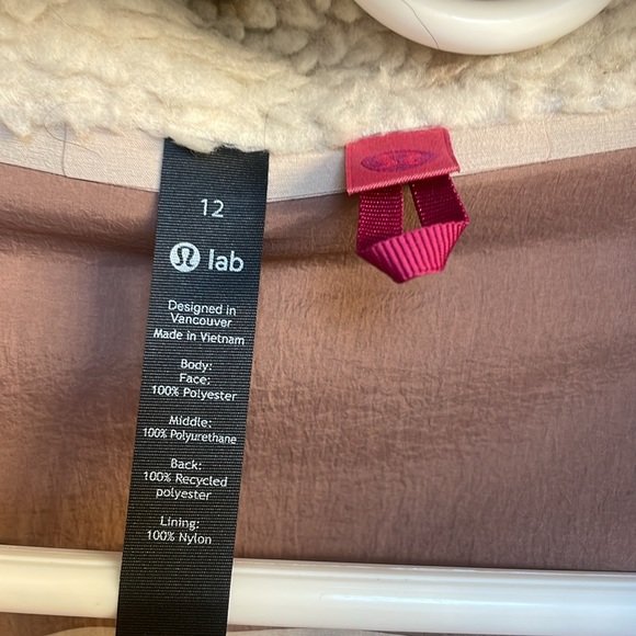Lululemon Knee length winter coat - NEVER WORN - Picture 4 of 9